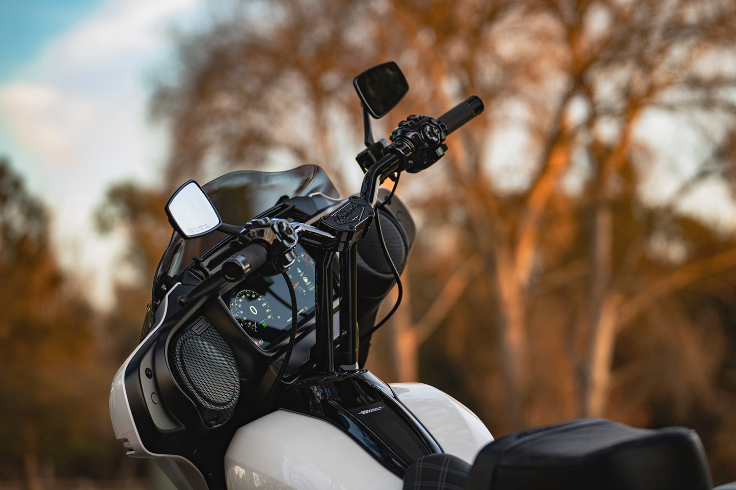 Pullback Riser & 1 1/4" Low Bend Moto Bar Combination for 2023 CVO & 2024-2026 Street Glide Models (Gloss Black)