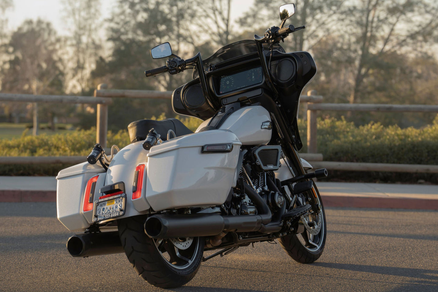 2024-2025 STREET GLIDE ONLY BIG DADDY 1 ½" MEATHOOK APES (Classic Chrome)