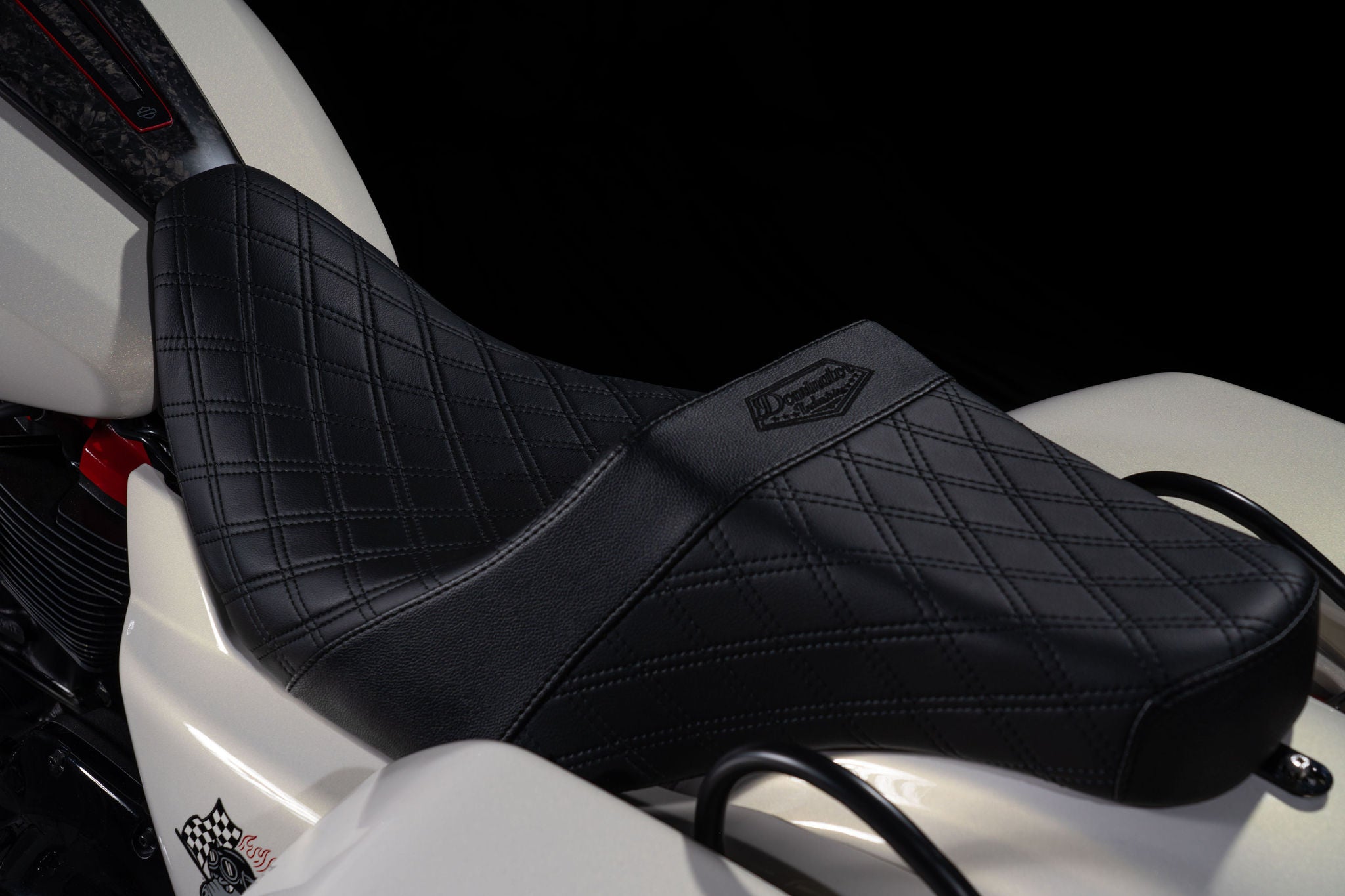 Extended Reach Double Diamond 2024-2026 Road Glide Stealth-Grip