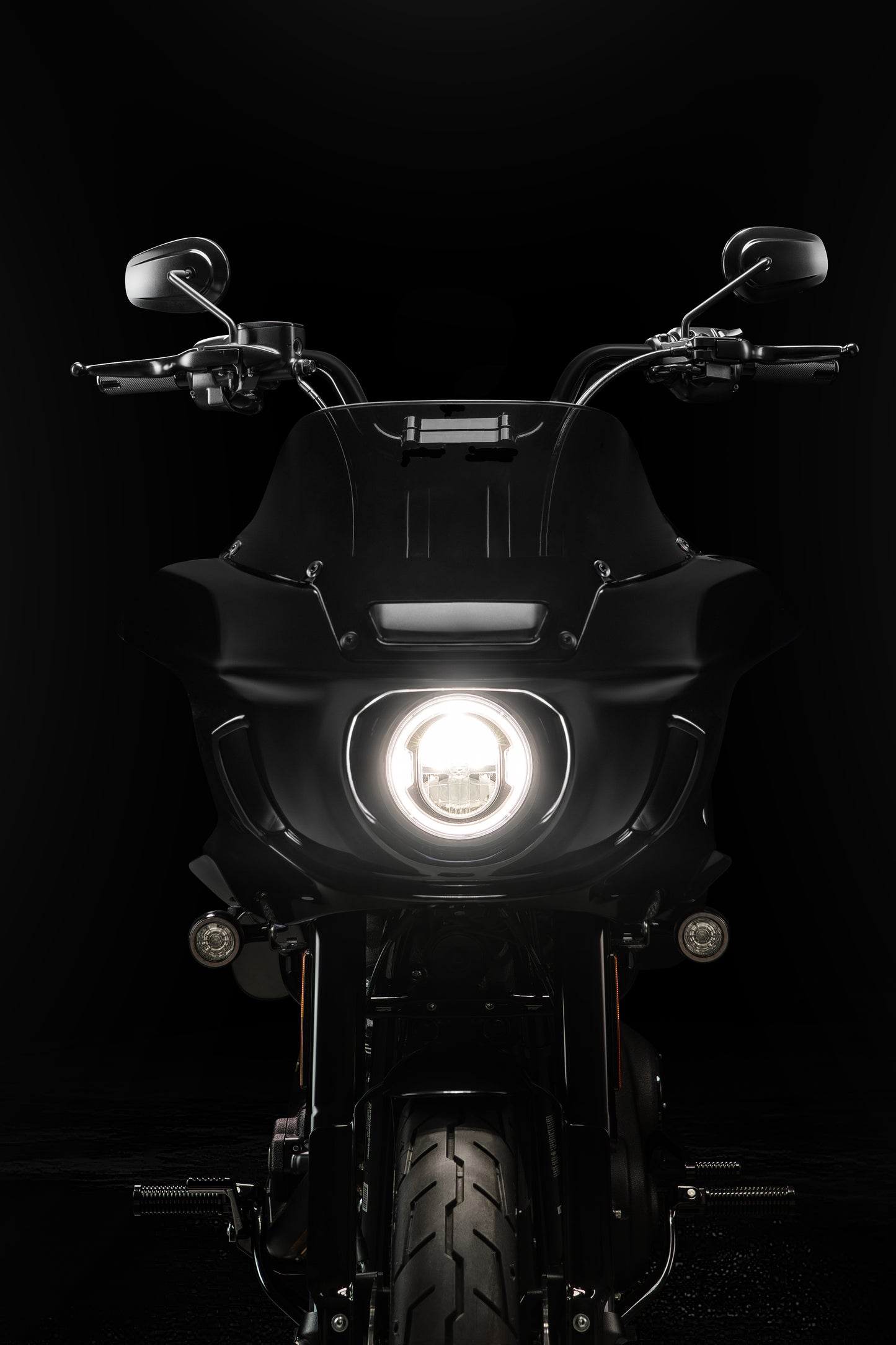 High Bend Moto Bar & Big Daddy 1.5 Pullback Riser Kit for 2024-2026 Road Glide (Gloss Black)