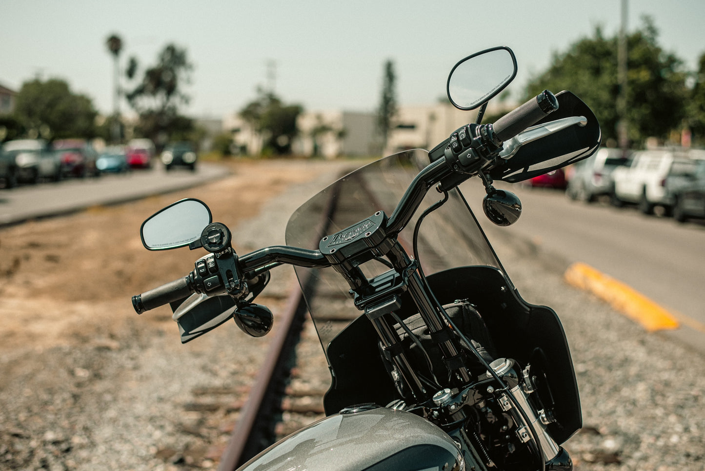 GRIMS PULLBACK RISER & 1 1/4" MOTO BAR COMBINATION KIT FOR 2018-2024 STREET BOB