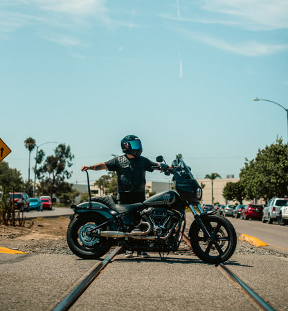 GRIMS PULLBACK RISER & 1 1/4" MOTO BAR COMBINATION KIT FOR 2018-2024 STREET BOB