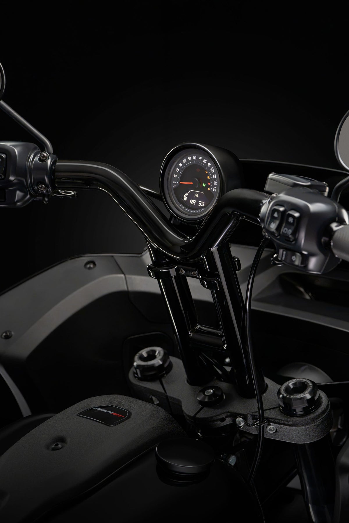Big Daddy 1.5 MX-V Bars with Round Gauge Relocation Mount for 2025-2026 LOW RIDER S