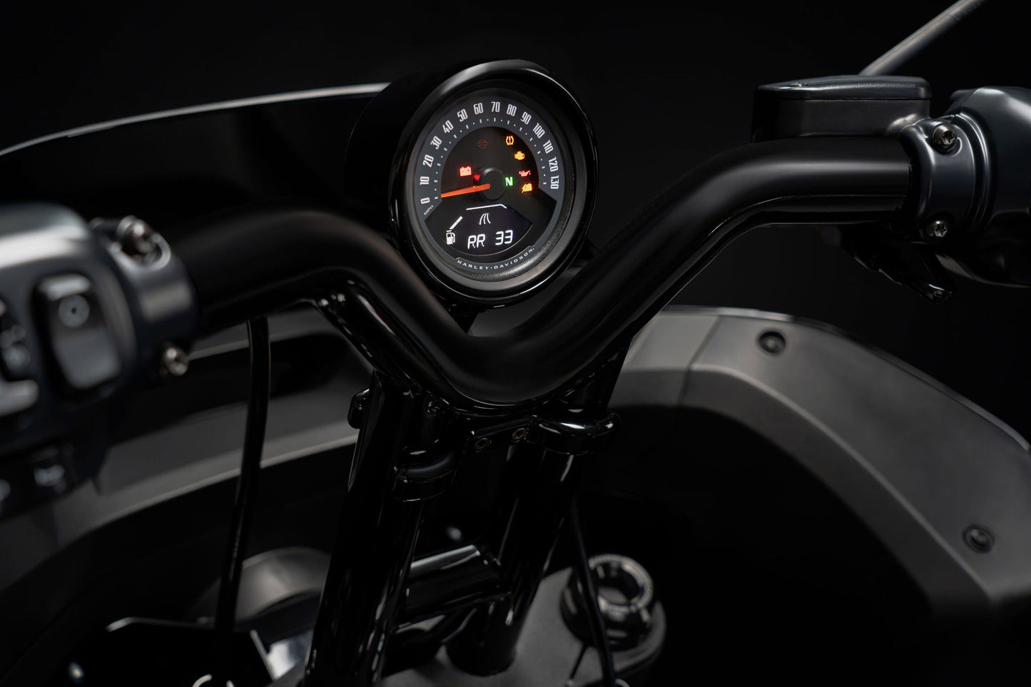 Big Daddy 1.5 MX-V Bars with Round Gauge Relocation Mount for 2025-2026 LOW RIDER ST