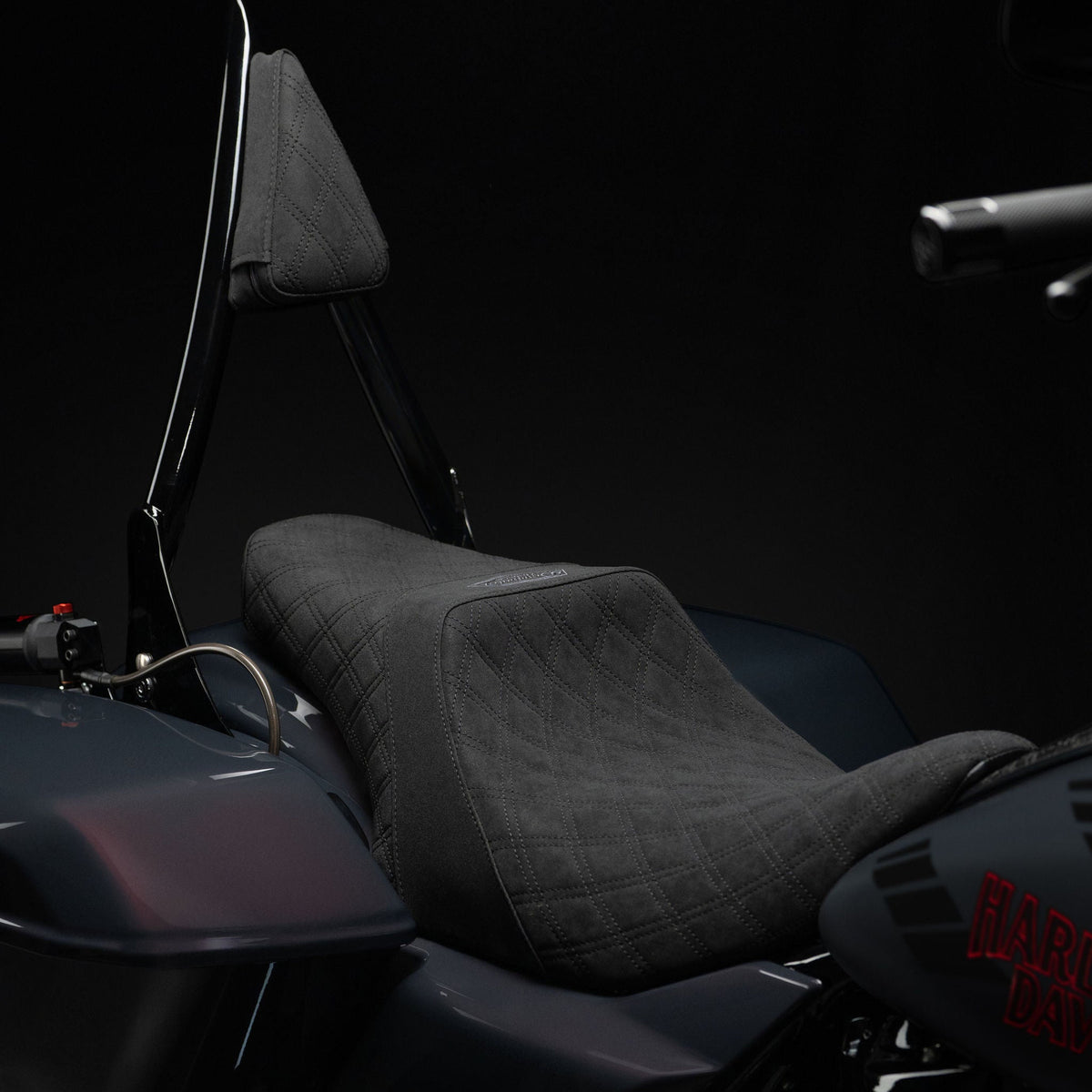 Signature Suede Double Diamond Saddle with Matching Sissy Bar Combo for the 2024-2026 Road Glide