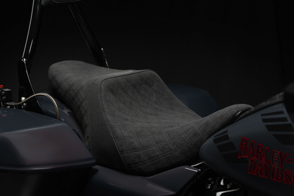 Signature Suede Double Diamond Saddle with Matching Sissy Bar Combo for the 2024-2026 Road Glide