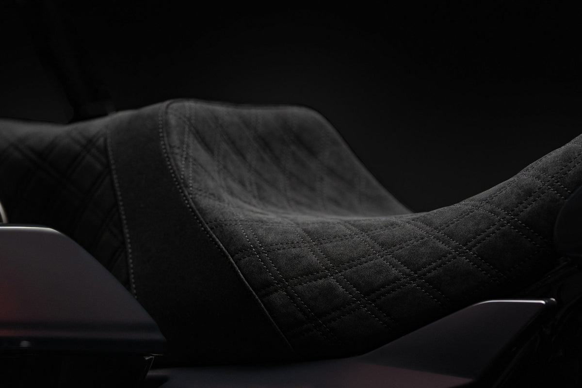 Signature Suede Double Diamond Saddle with Matching Sissy Bar Combo for the 2024-2026 Road Glide